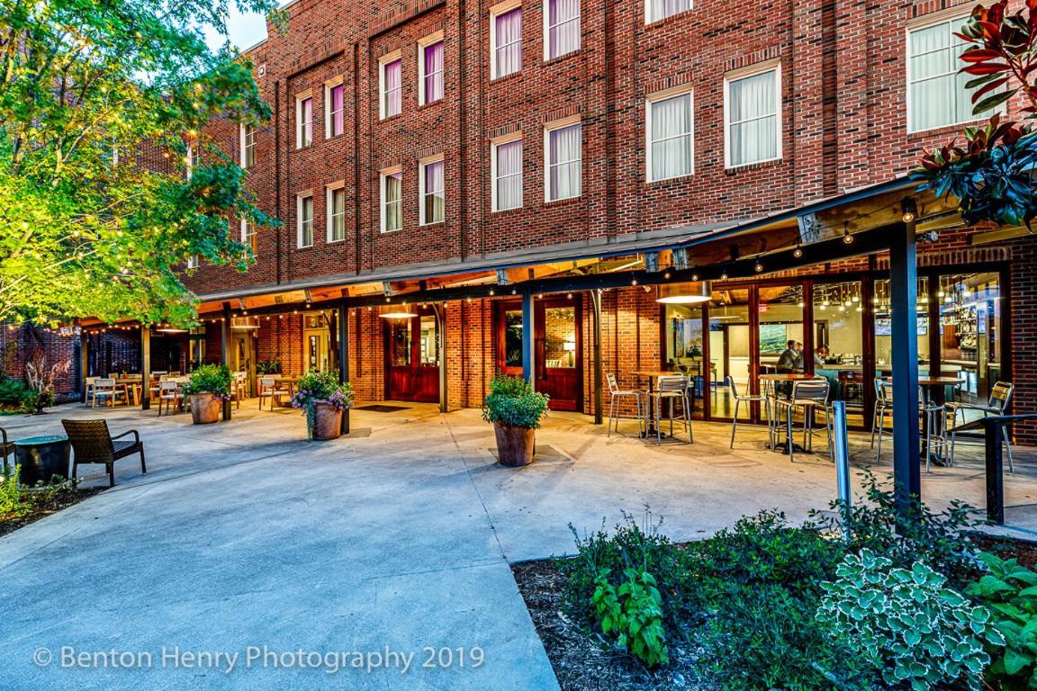 The Inn At The Crossroads Lake City Exterior photo